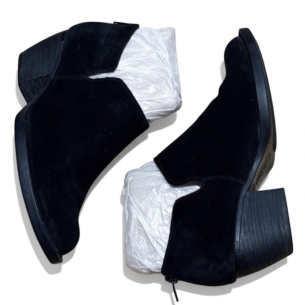Born Antonia black oiled suede round front back zipper booties women’s boots 8.5